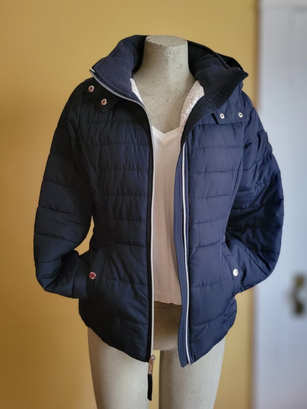 Hollister Navy Blue Hooded Puffer Jacket Sherpa Lined Winter Coat Medium M